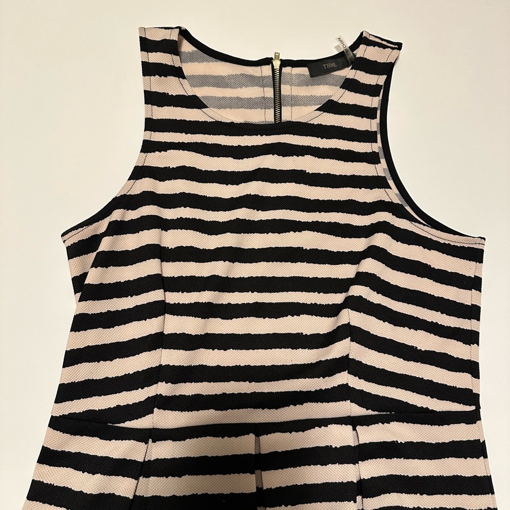 THLM Fit and Flair style Black and Cream Size Medium Dress. - Picture 6 of 7